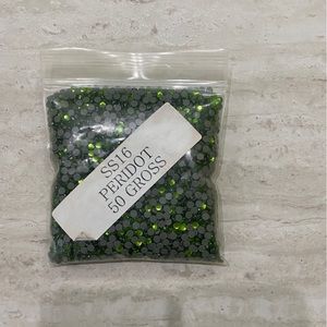SS16 Hotfix Peridot Rhinestones